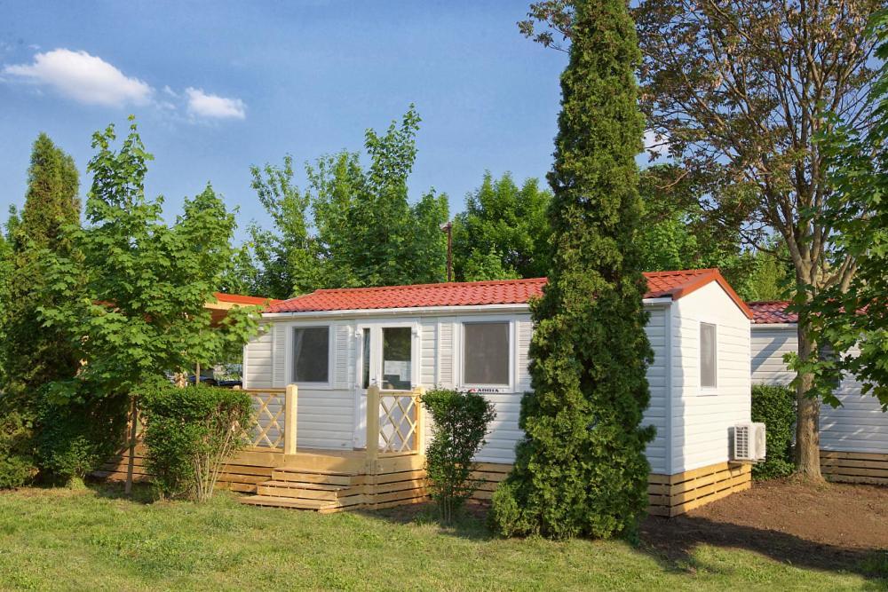 Hungarospa Thermal Camping Mobilhaz Хайдусобосло Экстерьер фото