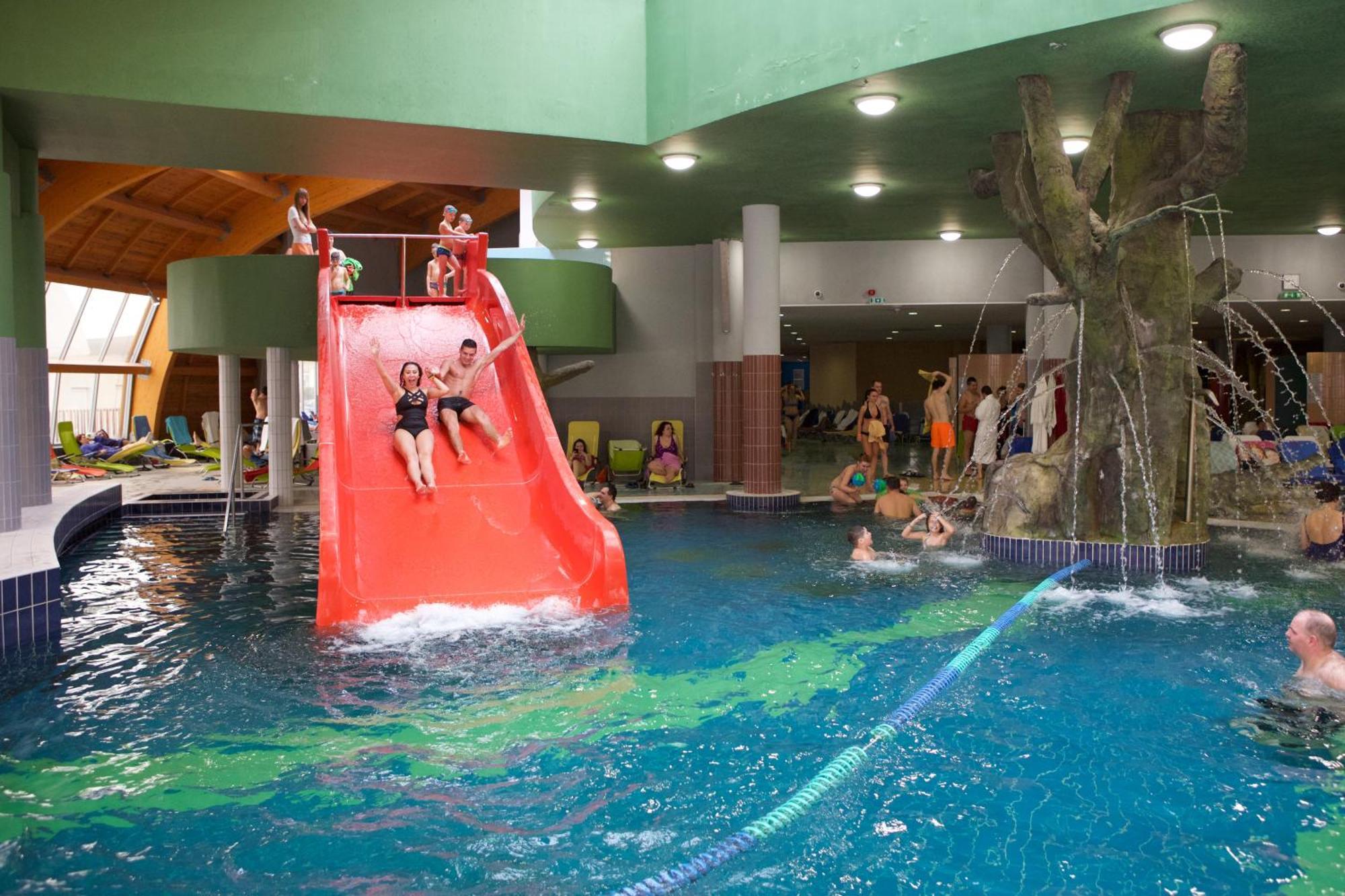 Hungarospa Thermal Camping Mobilhaz Хайдусобосло Экстерьер фото